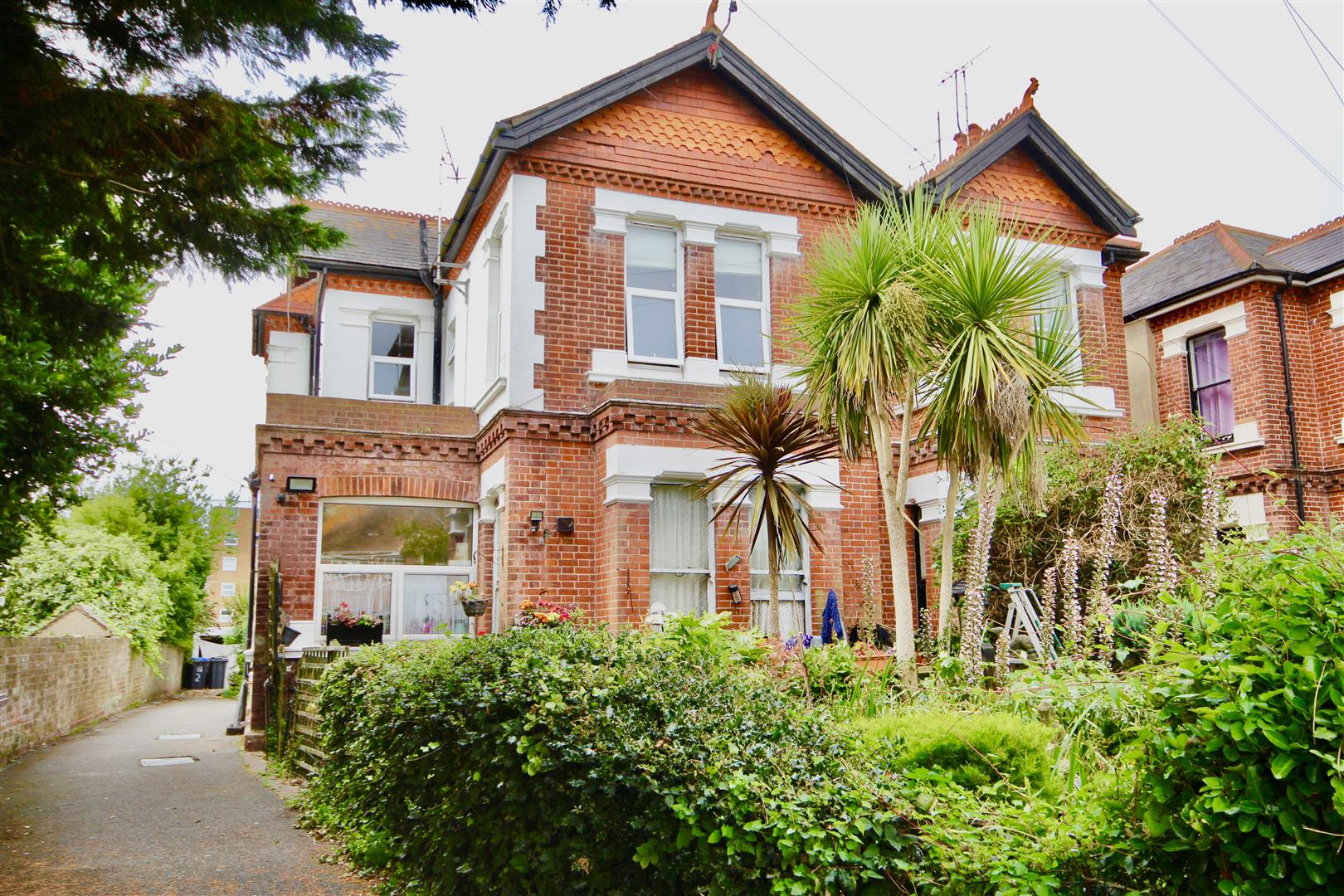Flat - Conversion | Downview Road, Worthing, BN11 | For Sale
